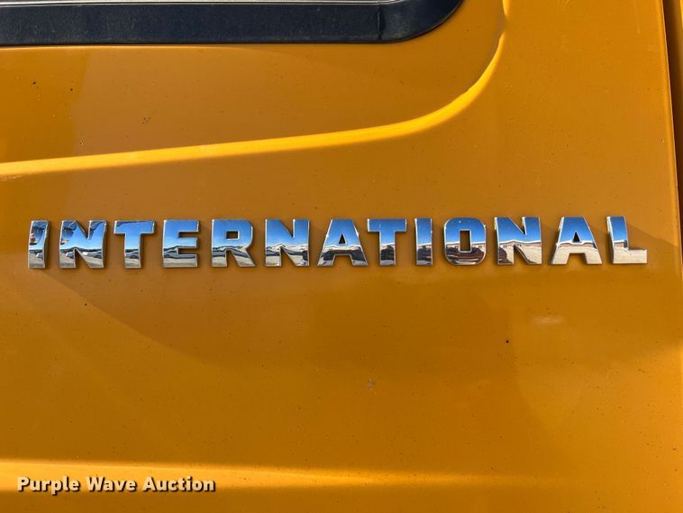 image for item JU9840 2007 International 7400  dump truck