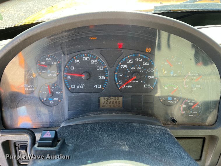 image for item JU9841 2005 International 7400  dump truck