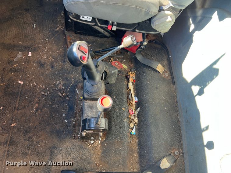 image for item JU9841 2005 International 7400  dump truck