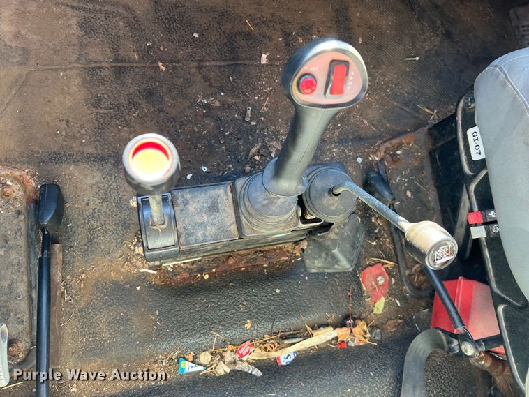 image for item JU9841 2005 International 7400  dump truck