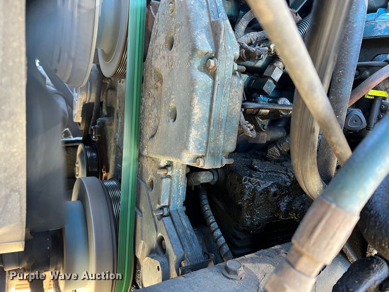 image for item JU9841 2005 International 7400  dump truck