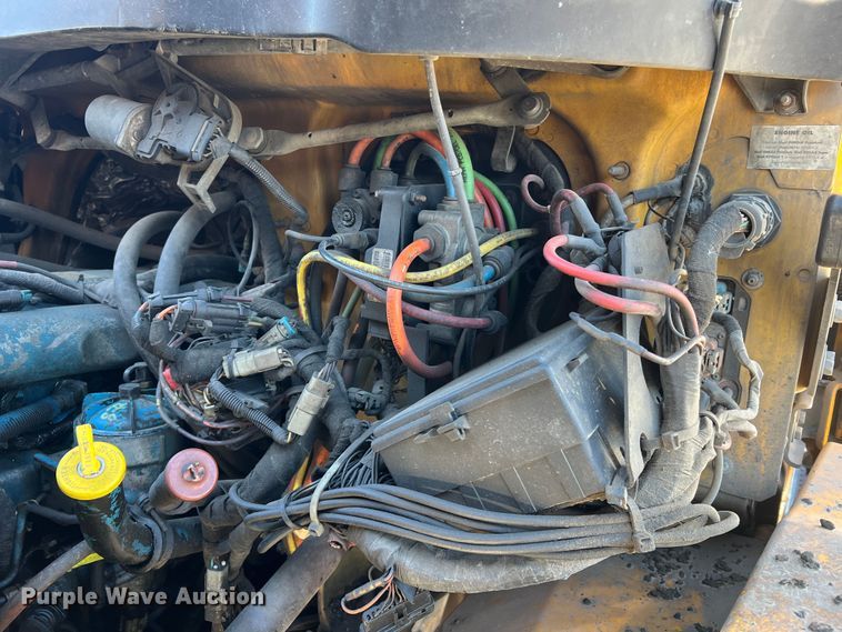 image for item JU9841 2005 International 7400  dump truck