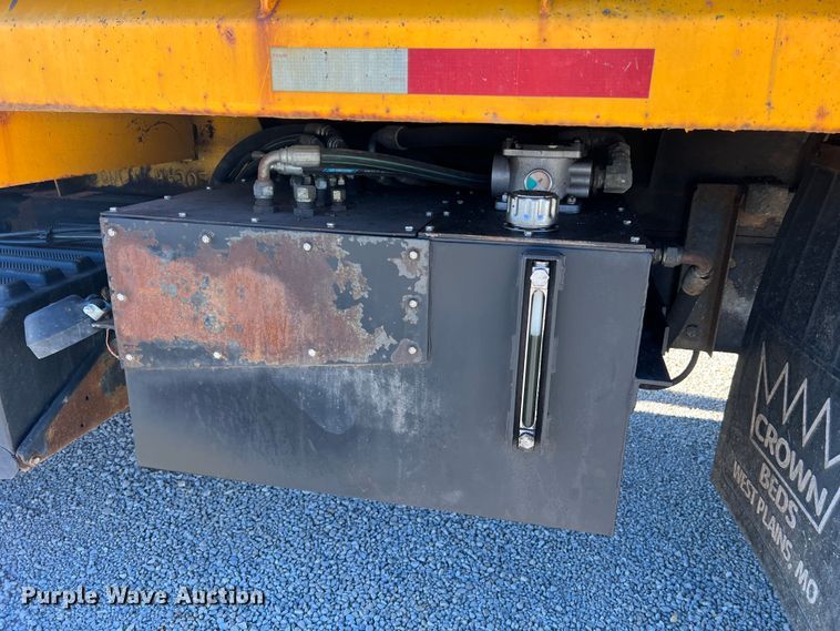 image for item JU9841 2005 International 7400  dump truck