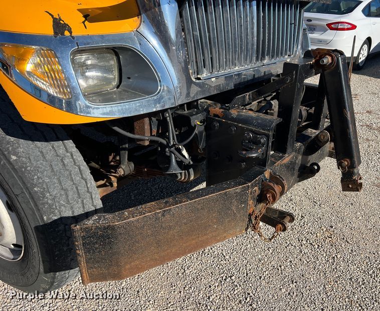 image for item JU9841 2005 International 7400  dump truck