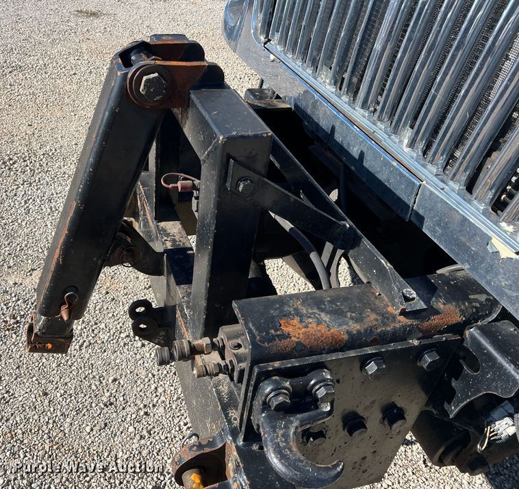 image for item JU9841 2005 International 7400  dump truck