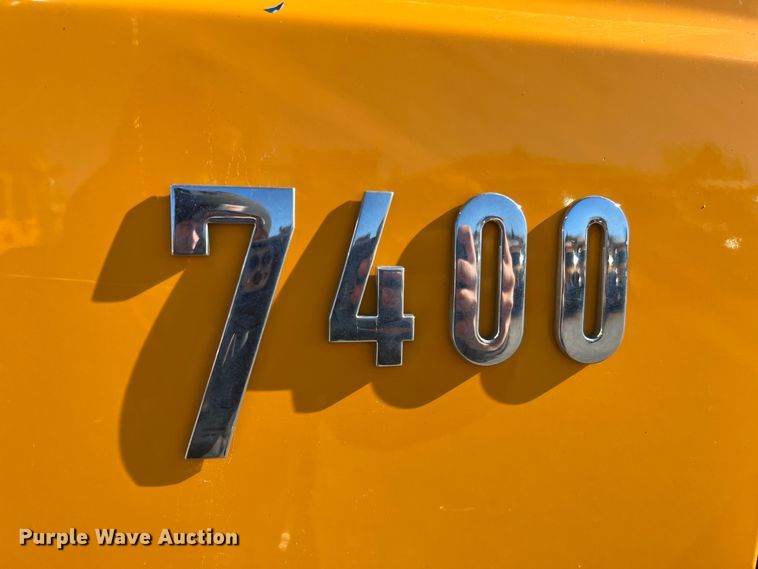 image for item JU9841 2005 International 7400  dump truck