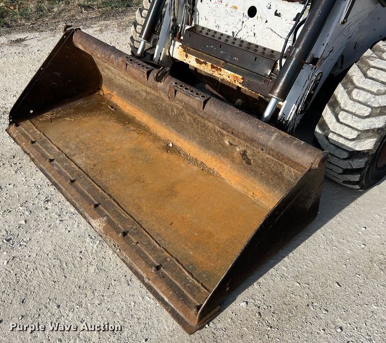 image for item JU9843 2001 Bobcat 873  skid steer loader