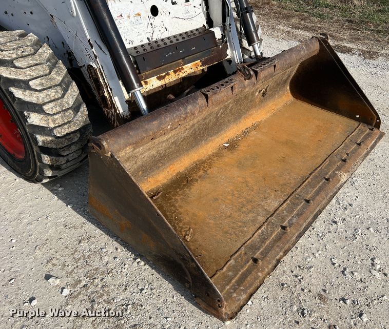 image for item JU9843 2001 Bobcat 873  skid steer loader