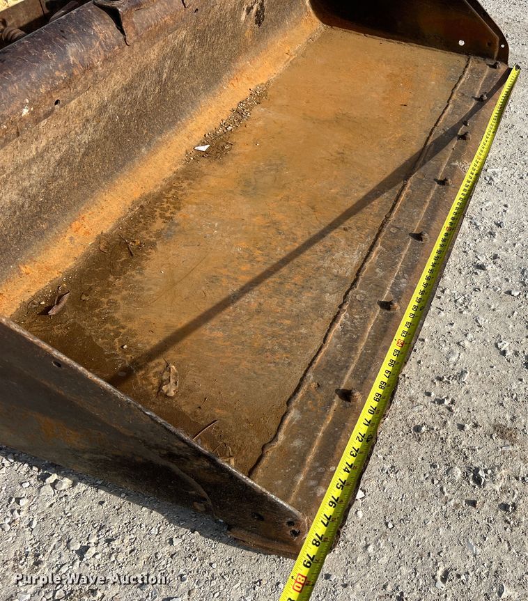 image for item JU9843 2001 Bobcat 873  skid steer loader