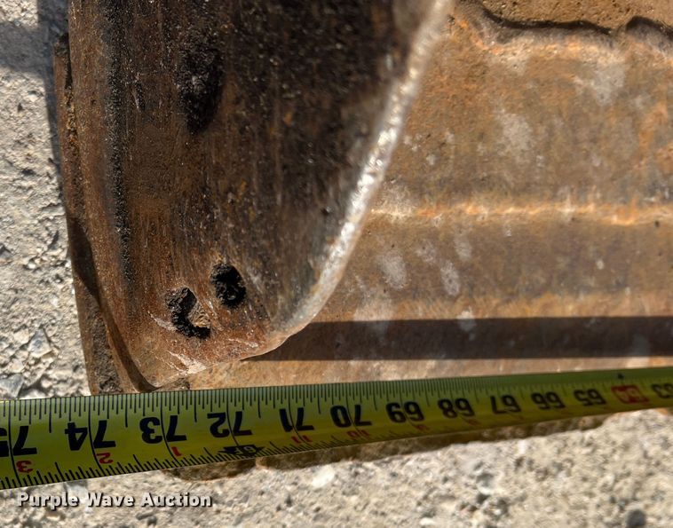 image for item JU9843 2001 Bobcat 873  skid steer loader