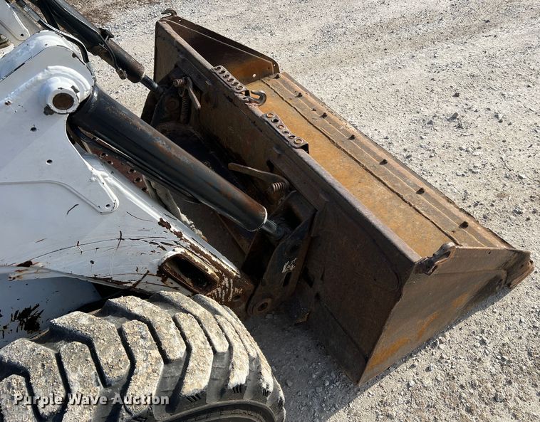 image for item JU9843 2001 Bobcat 873  skid steer loader