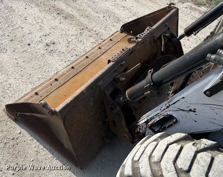 image for item JU9843 2001 Bobcat 873  skid steer loader