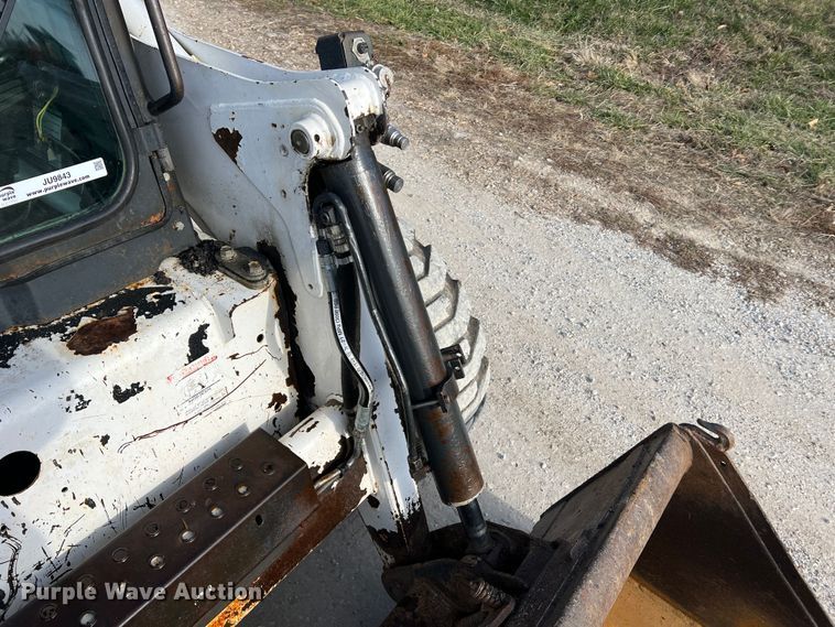 image for item JU9843 2001 Bobcat 873  skid steer loader