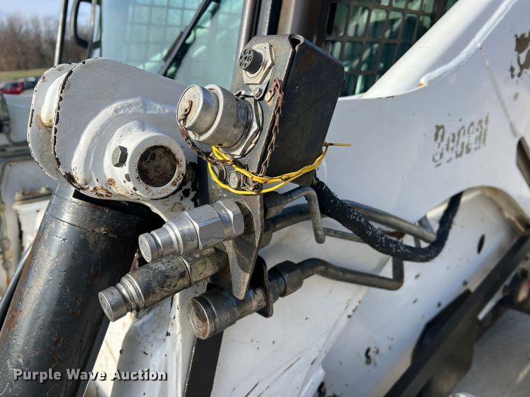 image for item JU9843 2001 Bobcat 873  skid steer loader