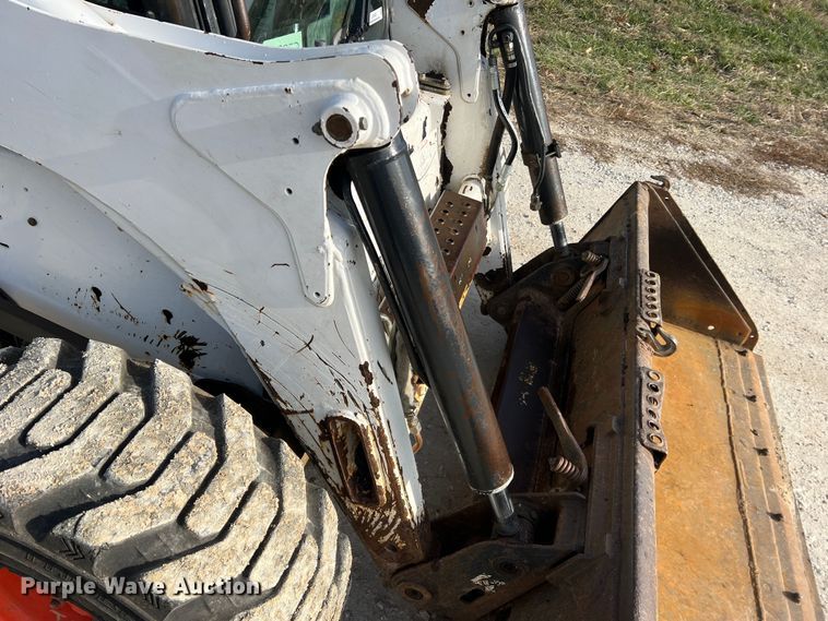 image for item JU9843 2001 Bobcat 873  skid steer loader