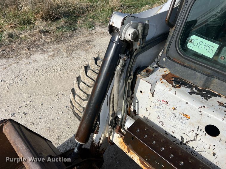 image for item JU9843 2001 Bobcat 873  skid steer loader