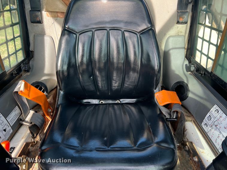 image for item JU9843 2001 Bobcat 873  skid steer loader