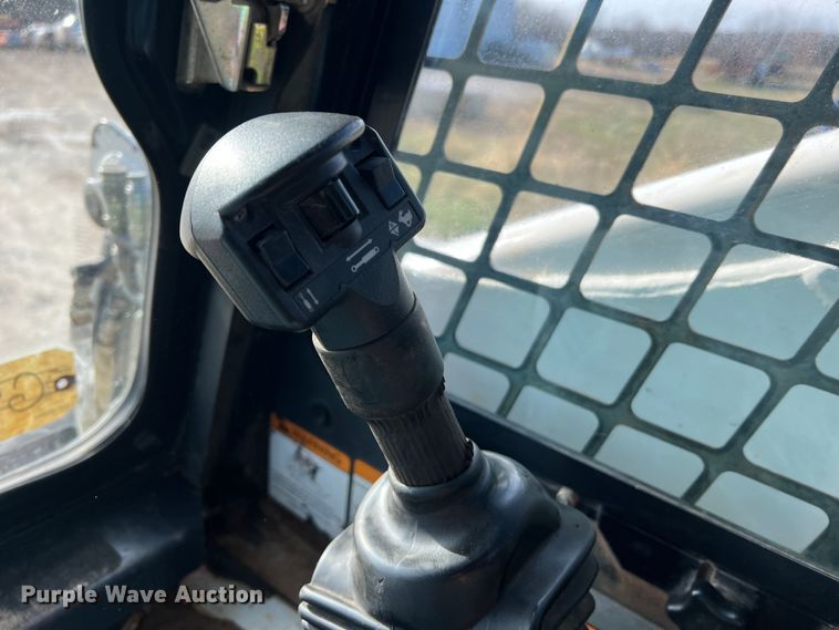 image for item JU9843 2001 Bobcat 873  skid steer loader