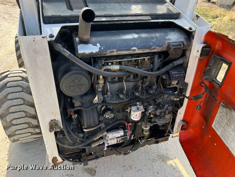 image for item JU9843 2001 Bobcat 873  skid steer loader