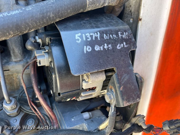 image for item JU9843 2001 Bobcat 873  skid steer loader