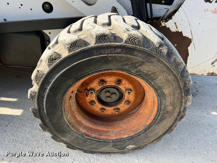 image for item JU9843 2001 Bobcat 873  skid steer loader