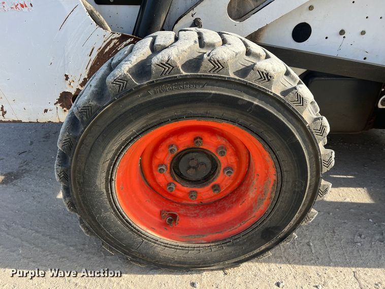 image for item JU9843 2001 Bobcat 873  skid steer loader