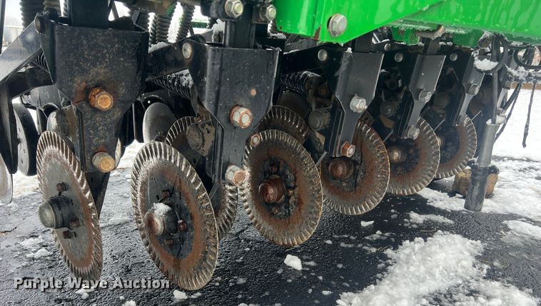 image for item JU9866 Great Plains 705NG  grain drill