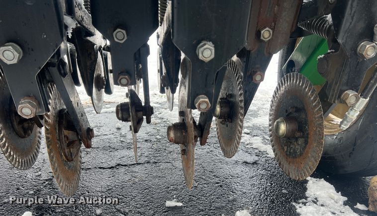 image for item JU9866 Great Plains 705NG  grain drill