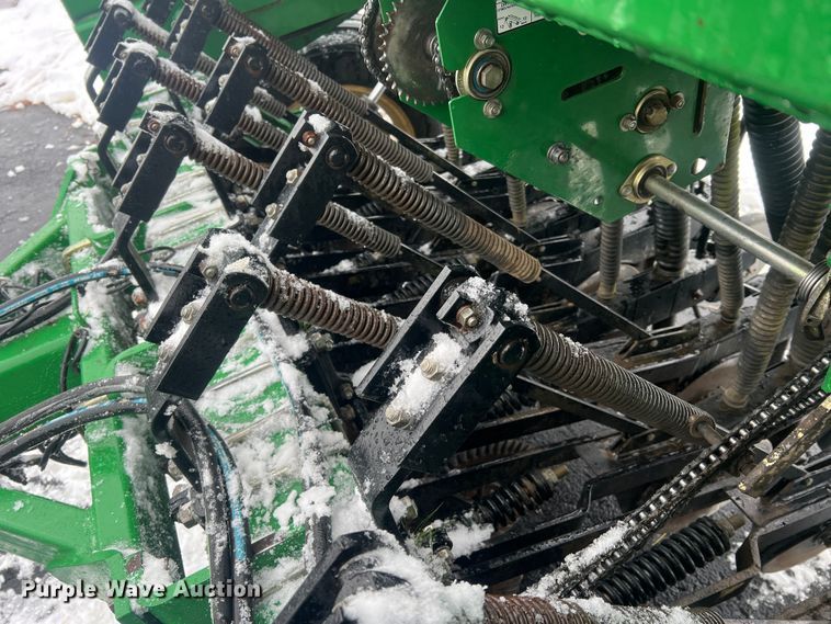 image for item JU9866 Great Plains 705NG  grain drill