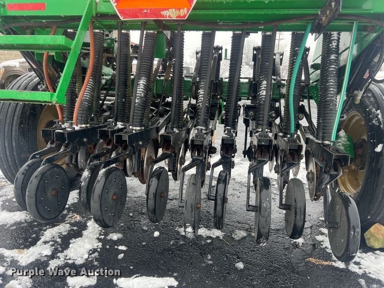 image for item JU9866 Great Plains 705NG  grain drill