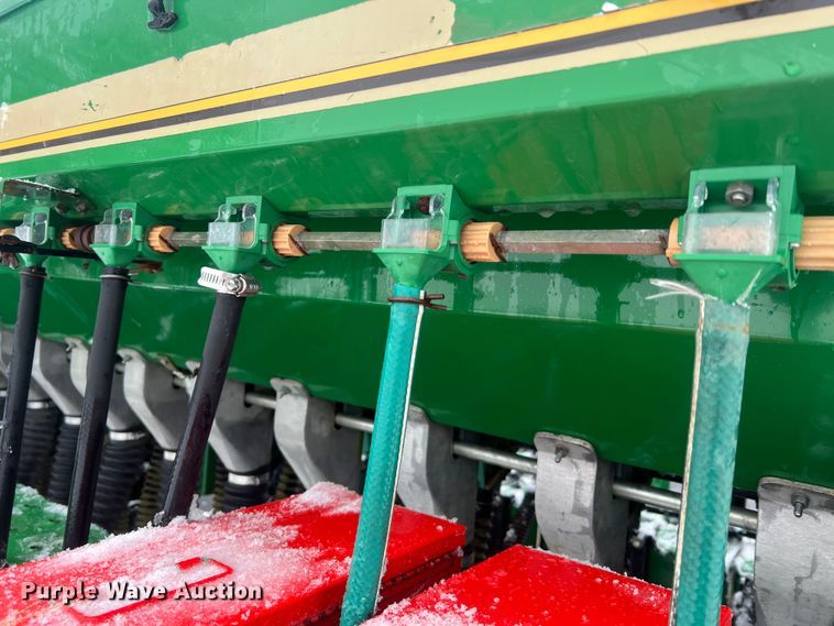 image for item JU9866 Great Plains 705NG  grain drill