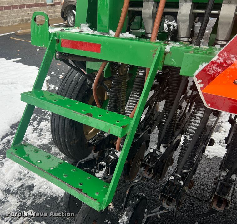 image for item JU9866 Great Plains 705NG  grain drill