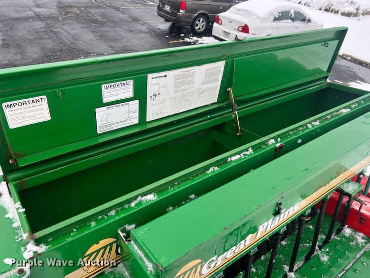 image for item JU9866 Great Plains 705NG  grain drill