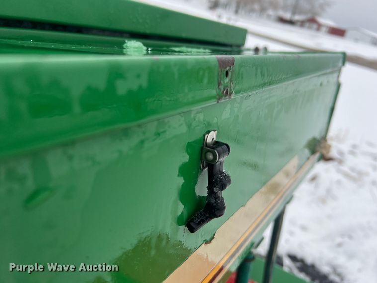 image for item JU9866 Great Plains 705NG  grain drill