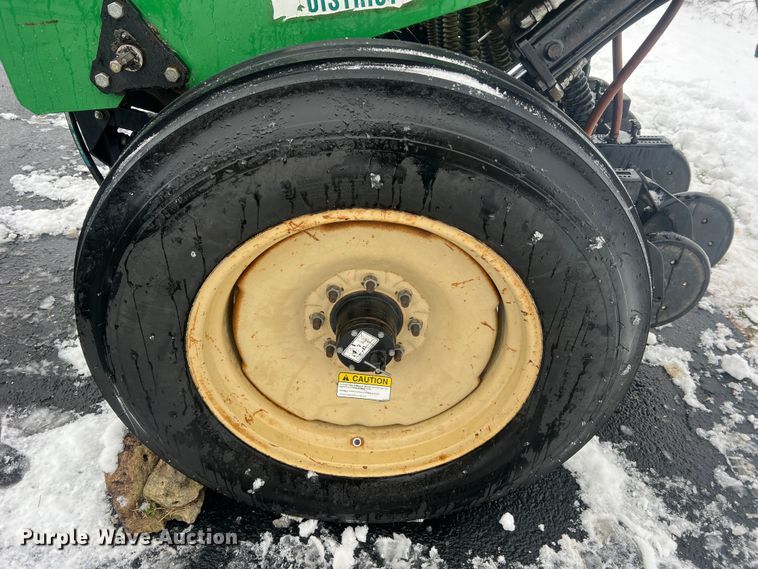 image for item JU9866 Great Plains 705NG  grain drill