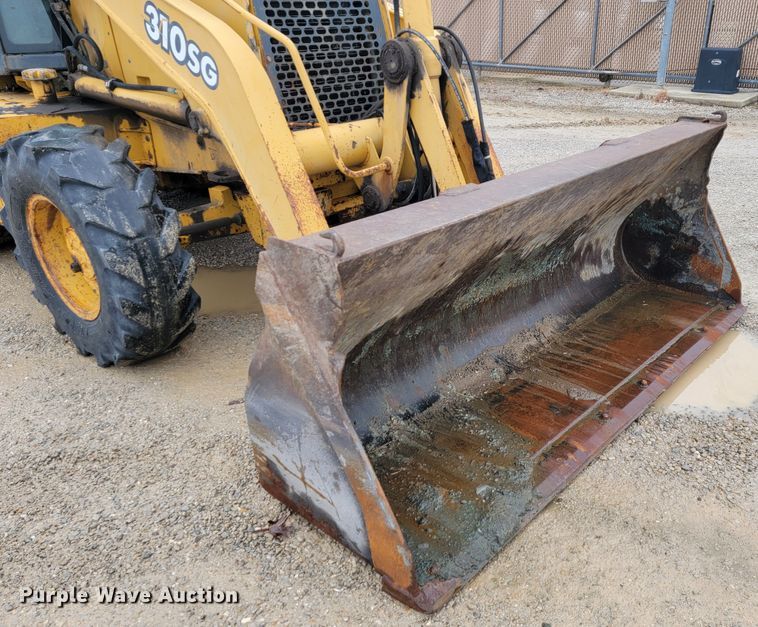 image for item KB9927 2005 John Deere 310SG  backhoe
