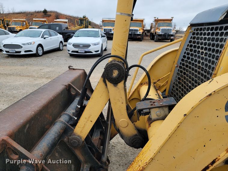 image for item KB9927 2005 John Deere 310SG  backhoe