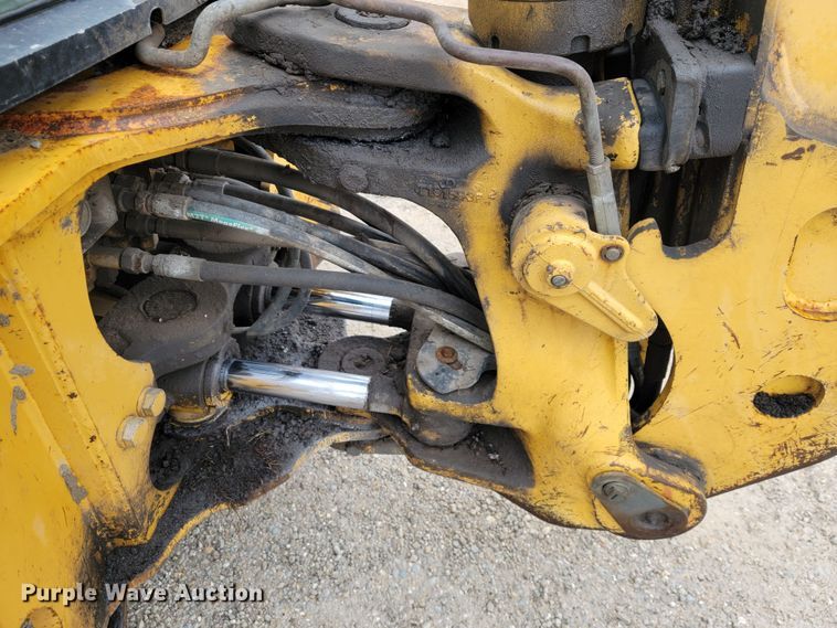 image for item KB9927 2005 John Deere 310SG  backhoe
