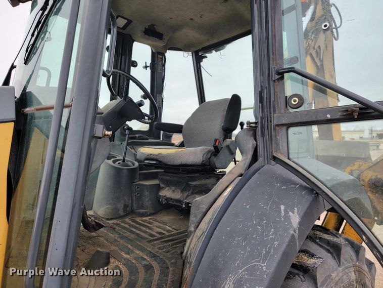 image for item KB9927 2005 John Deere 310SG  backhoe