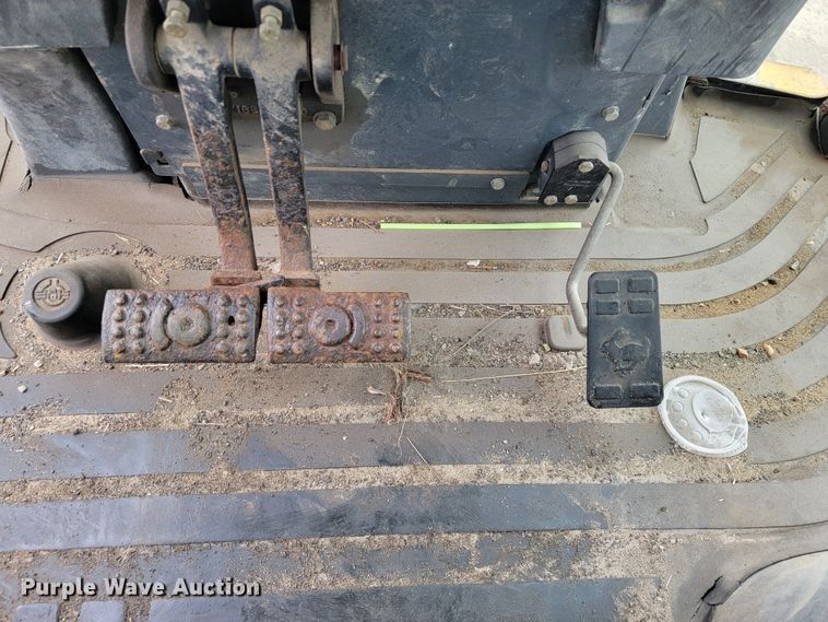 image for item KB9927 2005 John Deere 310SG  backhoe