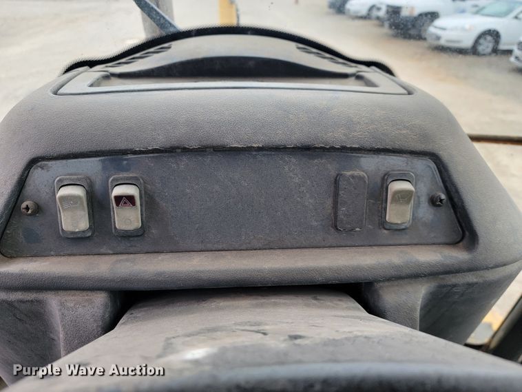 image for item KB9927 2005 John Deere 310SG  backhoe