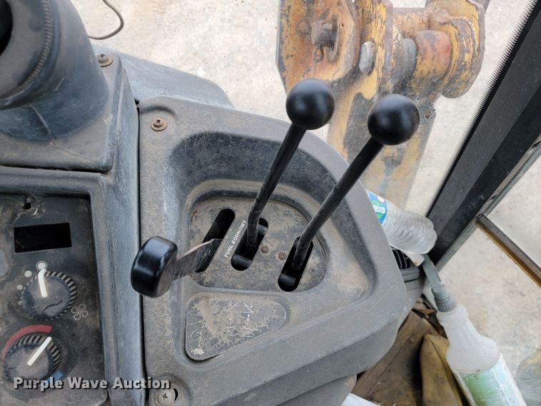 image for item KB9927 2005 John Deere 310SG  backhoe