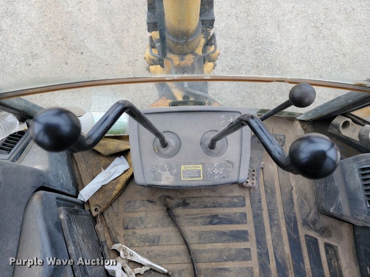 image for item KB9927 2005 John Deere 310SG  backhoe