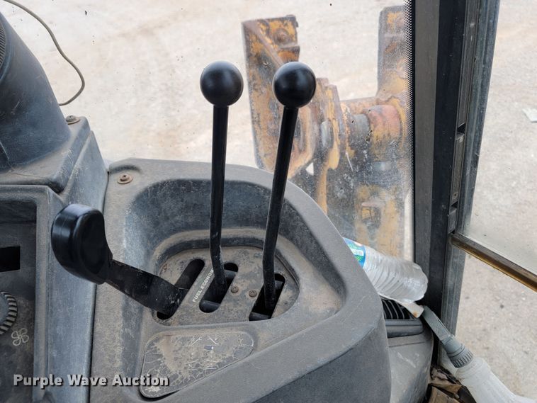 image for item KB9927 2005 John Deere 310SG  backhoe