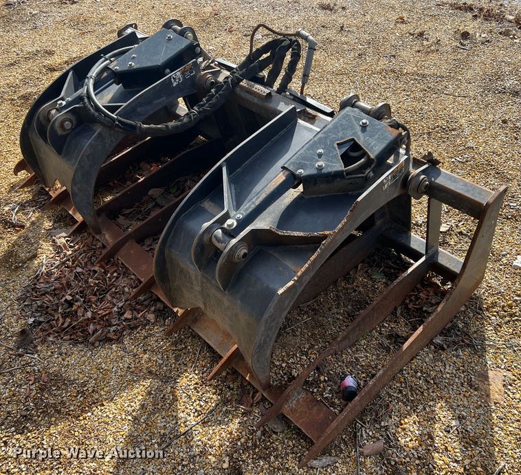 image for item KF9703 Skid steer grapple bucket