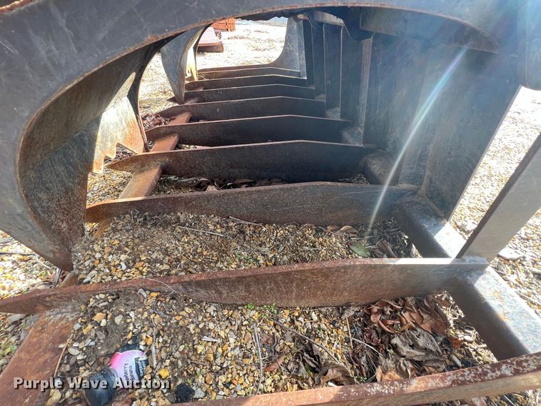 image for item KF9703 Skid steer grapple bucket