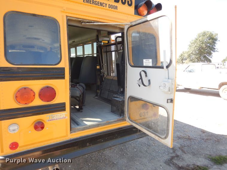 image for item KI9531 2003 Freightliner FS65 Thomas Built  school bus