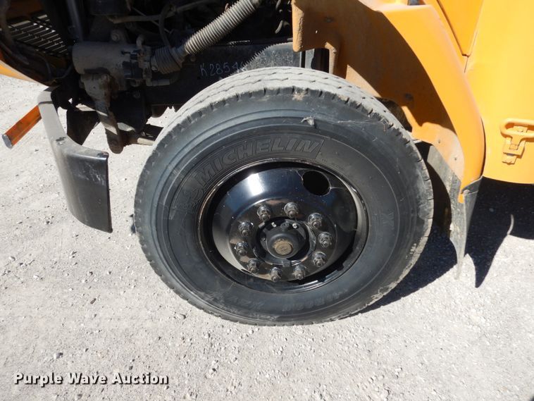 image for item KI9531 2003 Freightliner FS65 Thomas Built  school bus