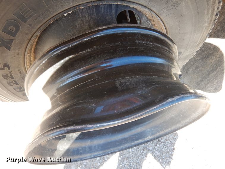 image for item KI9531 2003 Freightliner FS65 Thomas Built  school bus