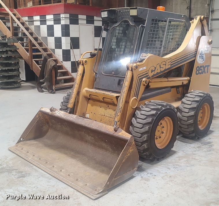 image for item KI9928 1999 Case 85XT  skid steer loader
